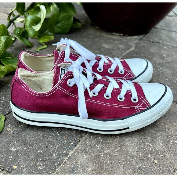 Converse Chuck Taylor All Star red low top trainers mens size 6, womens size 8 - Picture 2 of 6